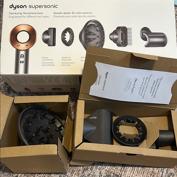 ATTACHMENTS for Dyson Supersonic Hair Dryer in Gray - Picture 1 of 3